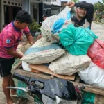Dari Ngopi Santai, Alumni MIM 08 Pelangwot Lahirkan Gerakan Sedekah Sampah