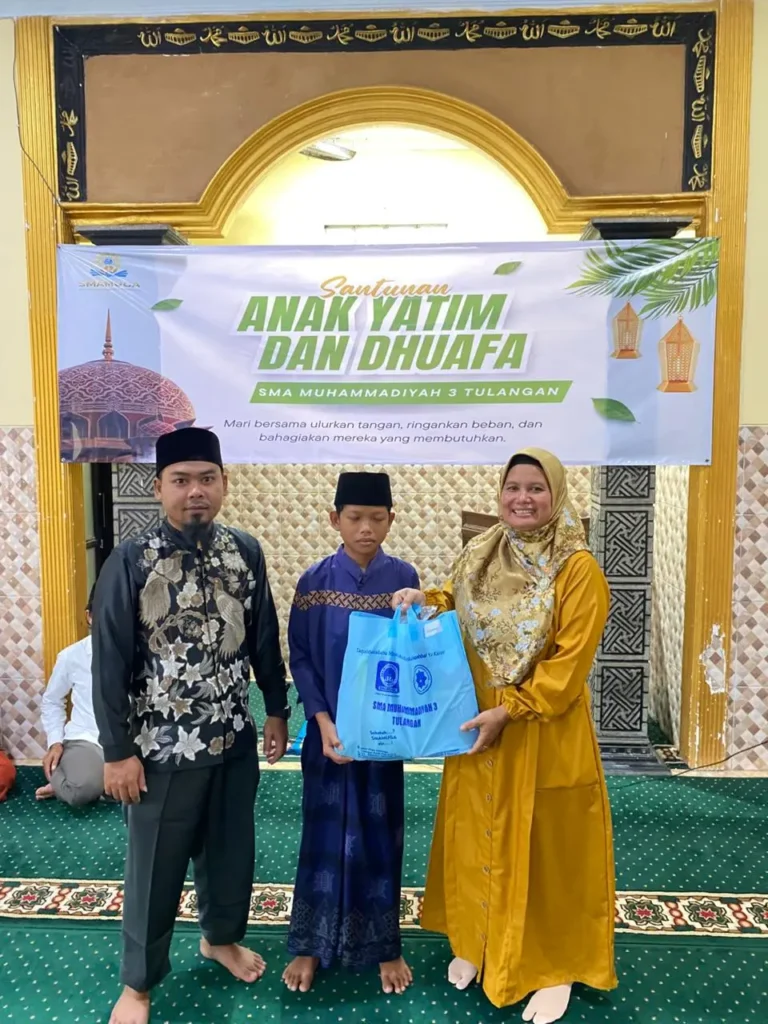 SMAMUGA dan PCM Tulangan Pereraat Ukhuwah Lewat Santunan Anak Yatim