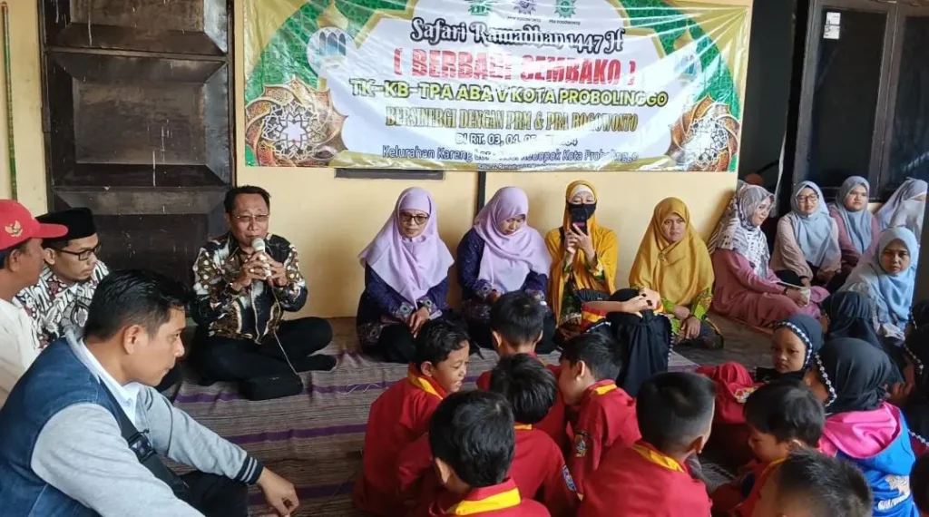 Tanamkan Sejak Dini, TK ABA V Probolinggo Berbagi Sembako