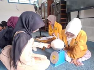 Dari Menghimpun hingga Menyalurkan, Amil Cilik Spem Eight Gresik Tunjukkan Kepedulian Sosial