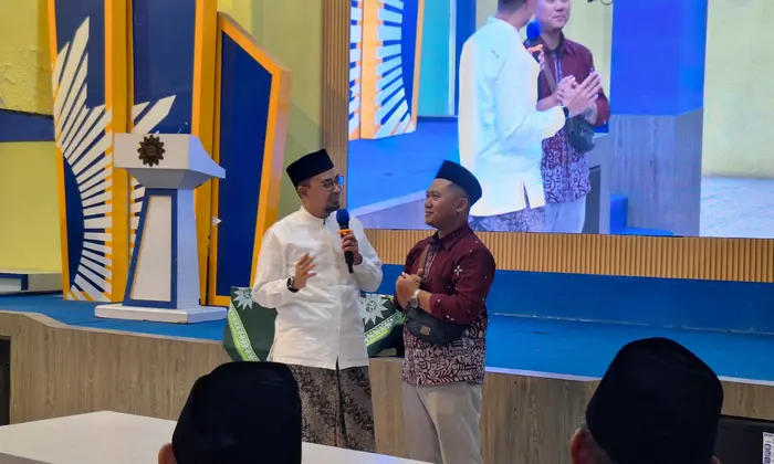 Sujud Syukur di Bulan Suci Ramadan, Guru Smamita Raih Hadiah Umrah Gratis dari PCM Sepanjang