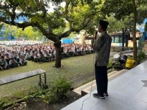 Hari Pertama Masuk, Kepala SMPM 12 Paciran Sampaikan Pesan Motivasi kepada Santri
