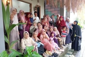 Aisyiyah Gempol Silaturahmi ke Para Asatidz, Kunjungi Tiga Kota dalam Sehari