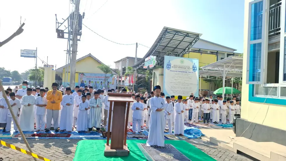 Jelang Lebaran, SD Muhammadiyah 1 Paiton Gelar Simulasi Salat Idul Fitri