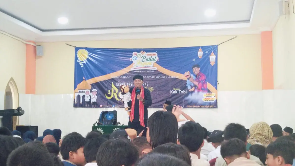 Kak Tobi Sampaikan Kisah Kasih Sayang Rasulullah di SD Muhammadiyah 20 Surabaya