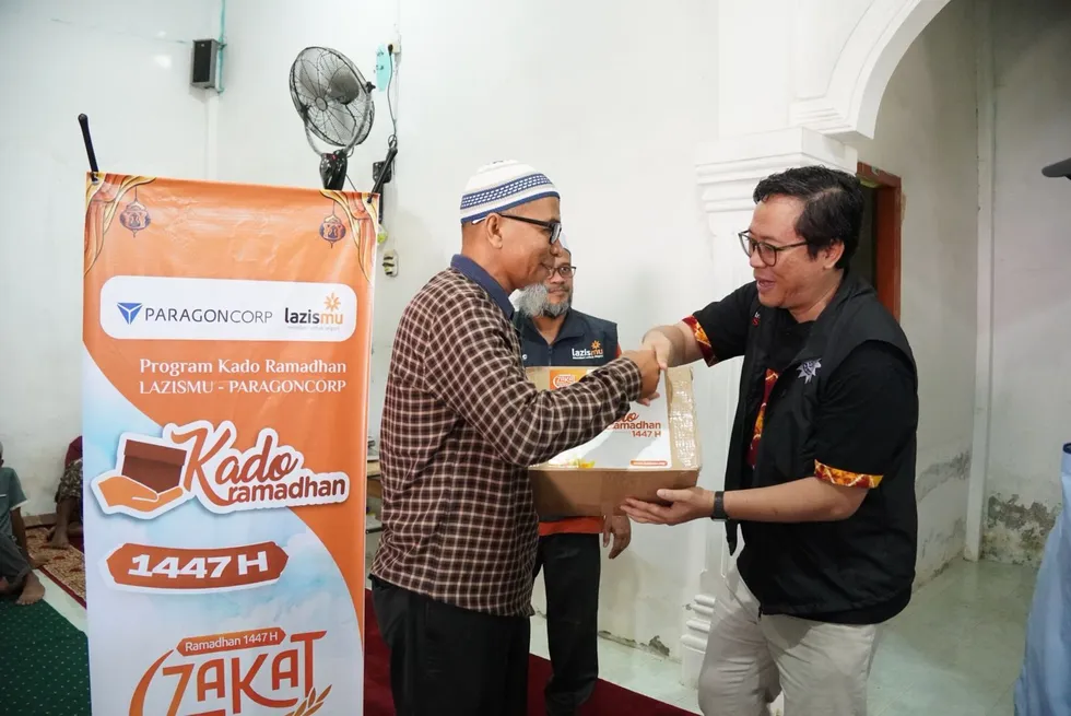Lazismu dan Paragon Corp Salurkan 150 Paket Kado Ramadan untuk Penyintas Banjir Aceh
