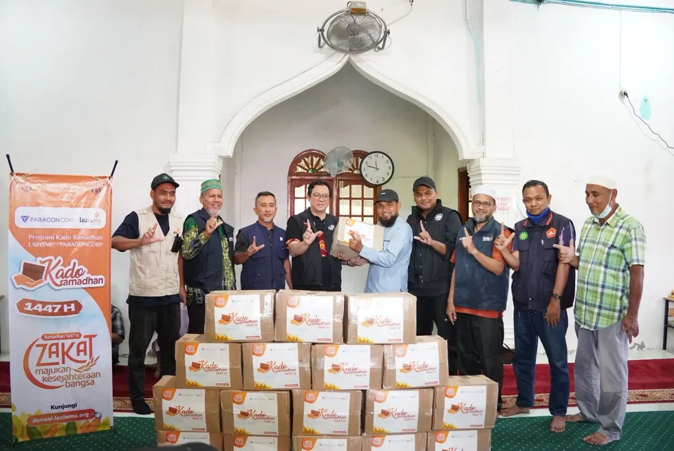 Lazismu dan Paragon Corp Salurkan 150 Paket Kado Ramadan untuk Penyintas Banjir Aceh