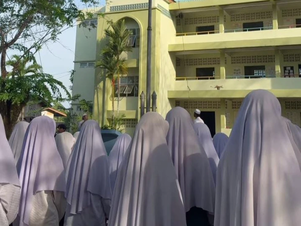 Lima Mahasiswi FKIP UMRI Jalani Praktik Mengajar di Sekolah Thailand