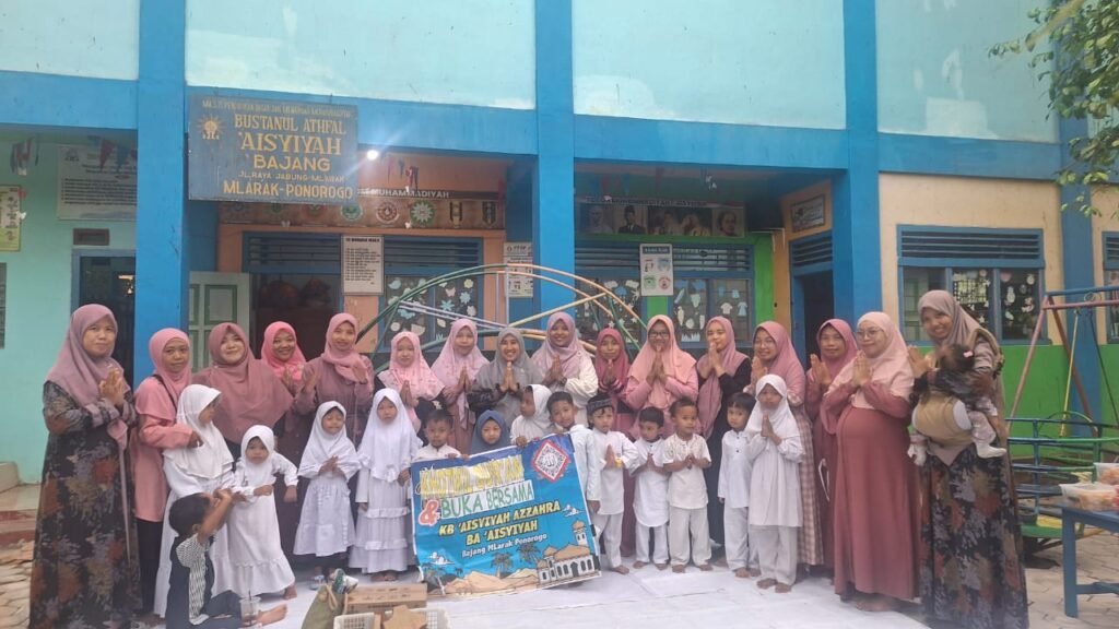 Bawa Menu dari Rumah, Wali Murid Bangun Kebersamaan dalam Buka Puasa