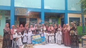 Bawa Menu dari Rumah, Wali Murid Bangun Kebersamaan dalam Buka Puasa