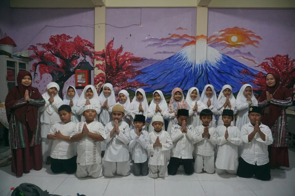 Darul Arqom SD Muhammadiyah 1 Bangkalan: Belajar Wudhu hingga Buka Puasa Bersama