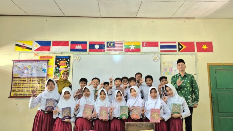 Perkuat Karakter Siswa, Lazismu Blora Salurkan Sedekah Mushaf Al-Qur’an ke SDN Sendangrejo