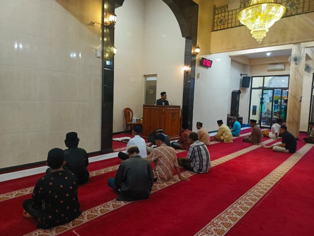 Shalat Gerhana Bulan Masjid Al-Ikhlas Wonorejo Surabaya: Edukasi dan Penguatan Spiritual
