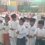 Mengikuti Simulasi Sholat Idul Fitri KB TK ABA Paiton dan SD Muhammadiyah 1 Paiton