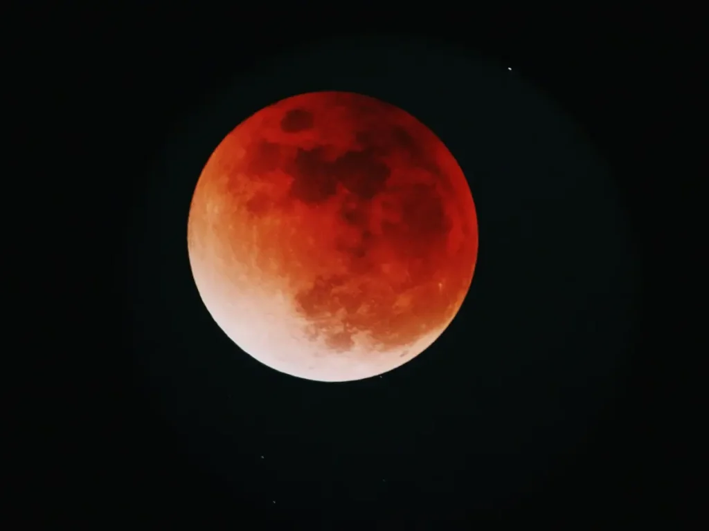 Gerhana Bulan Total: Ayat Allah di Balik Fenomena Blood Moon