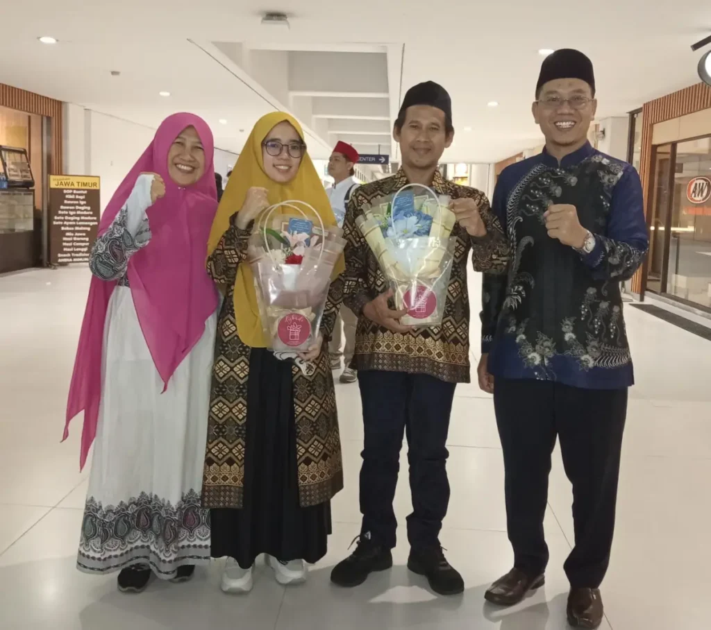 Guru SD Musix Berangkat Umrah Di Tengah Konflik Timur Tengah