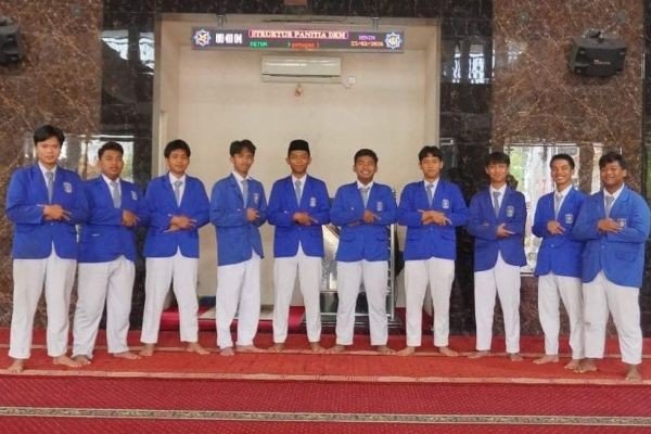 Dari Sekolah Ke Mihrab Umat, Smamdela Delegasikan Puluhan Siswa  sebagai Imam Tarawih