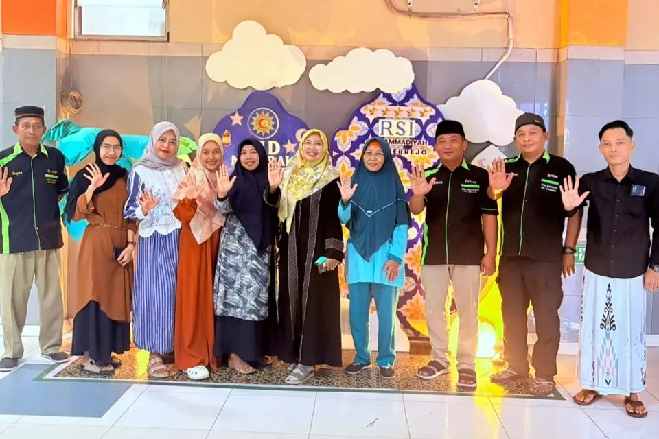 RSI Muhammadiyah Sumberrejo dan PDS Bojonegoro Berbagi Takjil