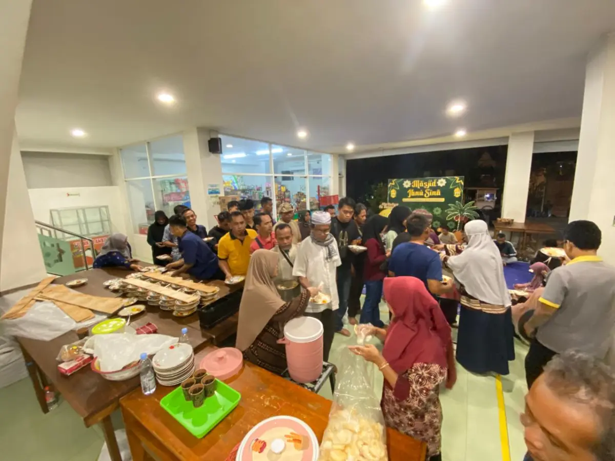 RSU Muhammadiyah Ponorogo Bagikan Menu Berbuka Gratis untuk Penunggu Pasien