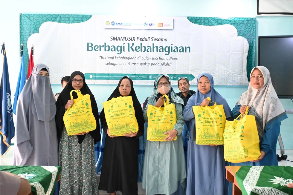 SMAMUSIX Paciran Gelar Santunan Yatim dan Warga Kurang Mampu