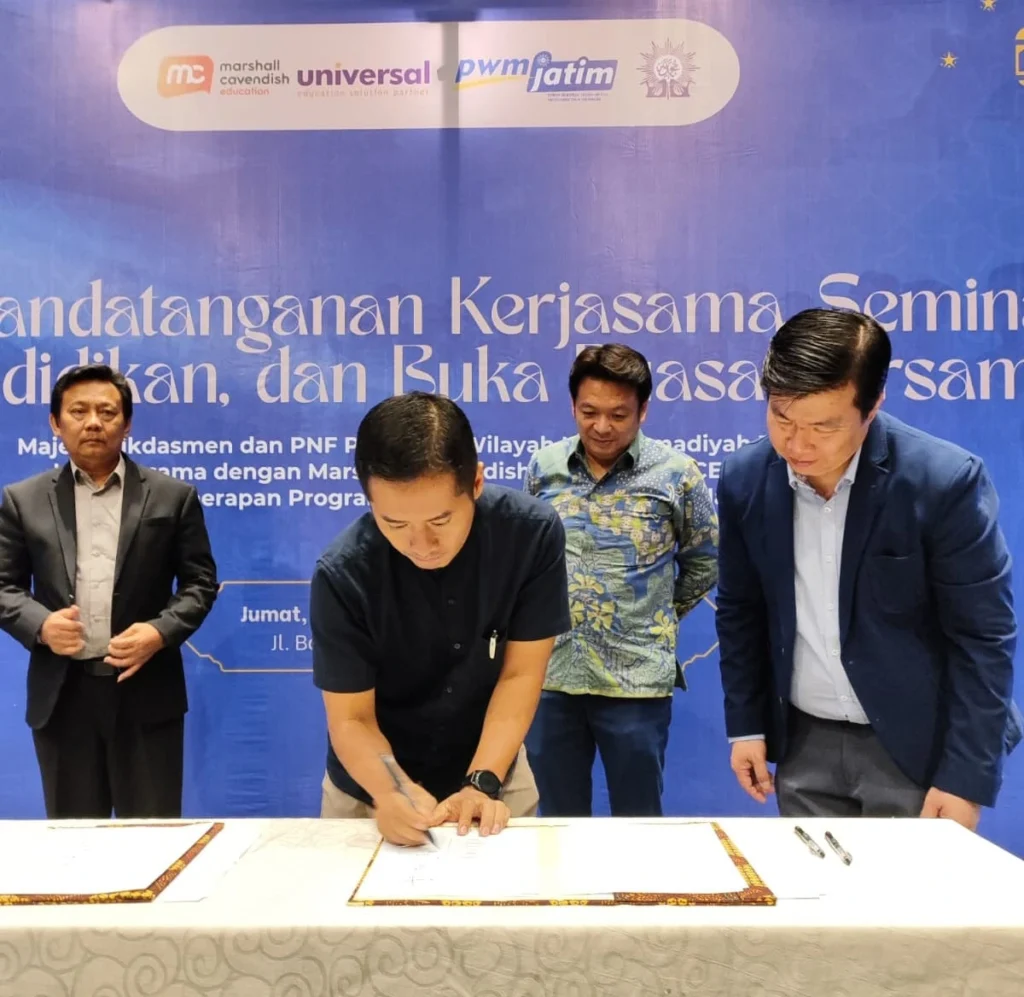 SMP Muhammadiyah 12 GKB Perkuat Kelas Digital melalui Kolaborasi MCE