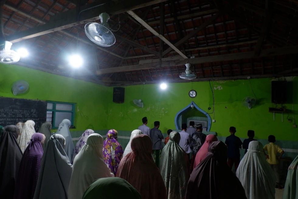 Safari Ramadan KM3 Smamio Perkuat Dakwah Pelajar di Ngemboh