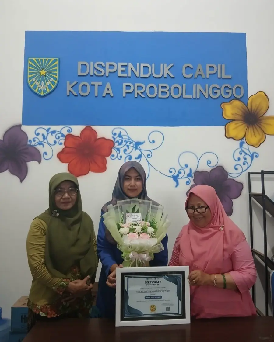 RSIA Muhammadiyah Probolinggo Raih Penghargaan Layanan 3in1 Kelahiran dari Dispendukcapil