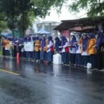 5 Organisasi SMPM Jipat Serentak Bagikan Ratusan Nasi Kotak ke Warga Paciran