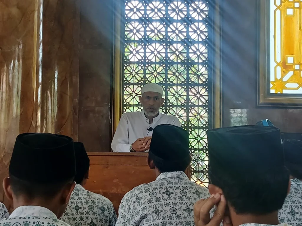 Syaikh Khairiy Bahas Bahaya Kebohongan dalam Kultum Ramadan