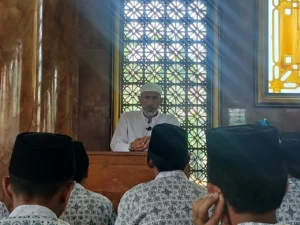 Syaikh Khairiy Bahas Bahaya Kebohongan dalam Kultum Ramadan