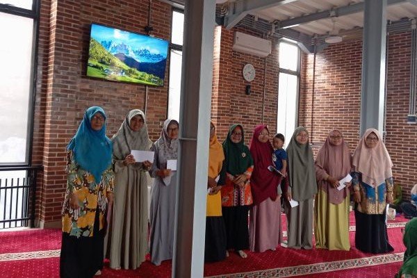 Aisyiyah Serahkan Tali Asih Untuk Guru Honorer Non-Sertifikasi dan Penjaga TK ABA