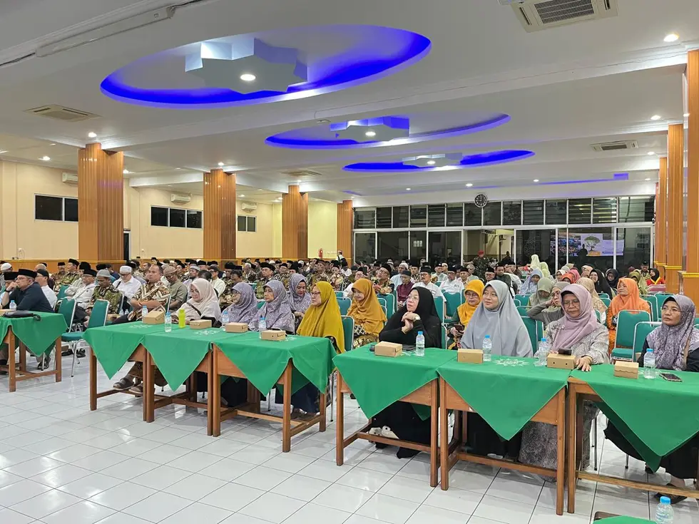 Tarawih Bersama PDM Surakarta, Bahas Tauhid sebagai Energi Dakwah (3)