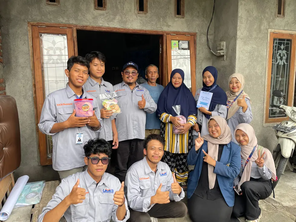 UMG Dampingi UMKM Desa Lengkong Kelola Keuangan Usaha