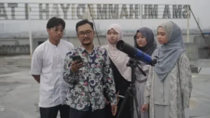 Fenomena Alam Langka, Ratusan Siswa Smamita Antusias Amati Parade Enam Planet di Langit