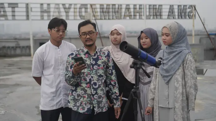 Fenomena Alam Langka, Ratusan Siswa Smamita Antusias Amati Parade Enam Planet di Langit