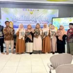 Aktif Bertanya Seputar Salat, 8 Peserta Baitul Arqom 1447 H Terima Mushaf dari PCM Driyorejo Gresik