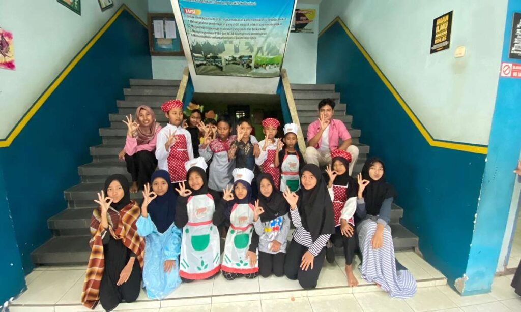 Bazar Ramadan MI Muhammadiyah 3 Doudo Tampilkan Kolaborasi SBK–Fikih, Dagangan Ludes dalam Hitungan Menit