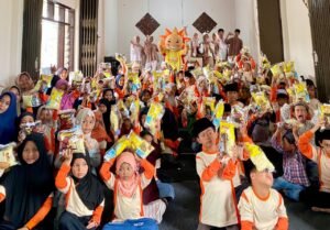 Menebar Kebahagiaan di Bulan Suci: Keseruan Kolaborasi Mudeba dan MTsN Aisyiyah 1 Nganjuk di TPQ Nurul Mutlaq
