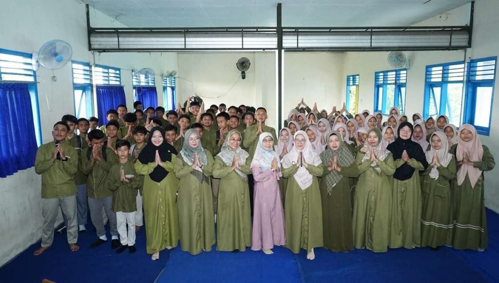 Cerdas, Berakhlak, dan Bersinergi: Semangat Baitul Arqom di SMP Muhammadiyah 4 Gempol