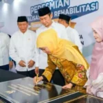 Gubernur Khofifah Resmikan Research Center dan Student Center Smamio Gresik
