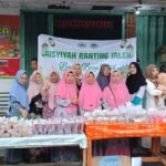 PRA Jalen Bagikan 750 Takjil di Simpang Jalan Menuju Pusdamu Al-Falah