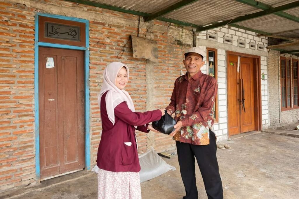 Semangat Berbagi di Bulan Ramadan, IMM Al-Iskandariyah UMLA Gelar Bakti Sosial untuk Warga Gebangangkrik