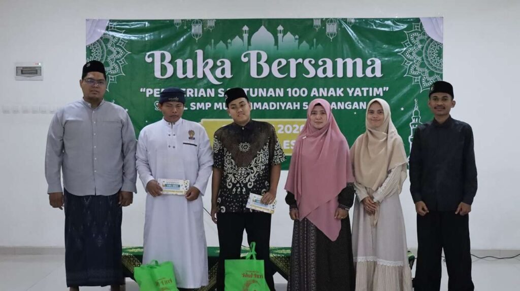 SMP MULIA Tulangan Gelar Buka Puasa dan Santunan Anak Yatim