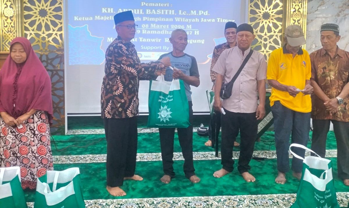 PRA GKB 4 Bagikan 200 Paket Sembako di Wilayah Randuagung