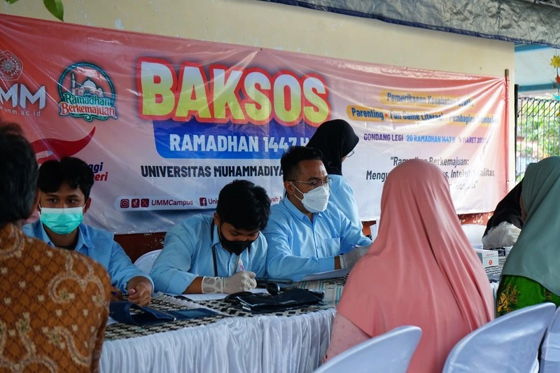Baksos Ramadan UMM di Gondanglegi, Bagikan Ratusan Paket Sembako dan Layanan Kesehatan 