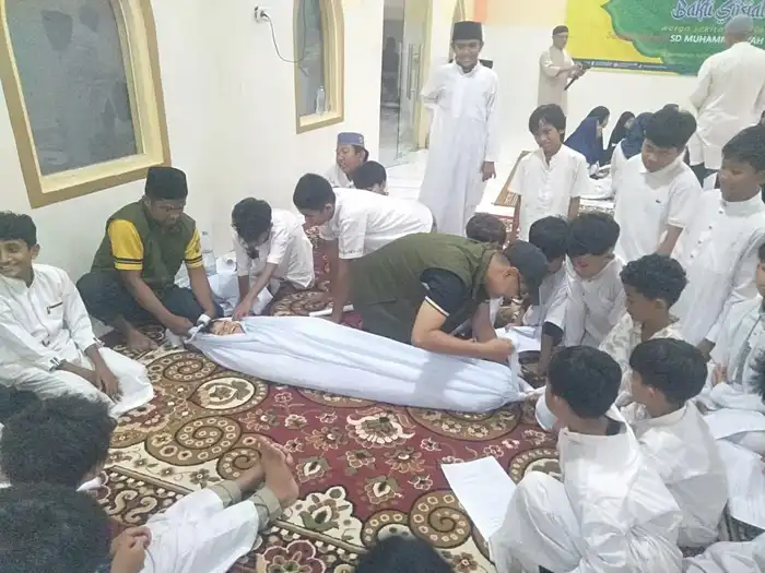 Baitul Arqam Kreatif 20 Diselingi Belajar Merawat Jenazah