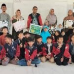 Persembahan Parcel Lebaran Wali Murid untuk Guru SD Almadany