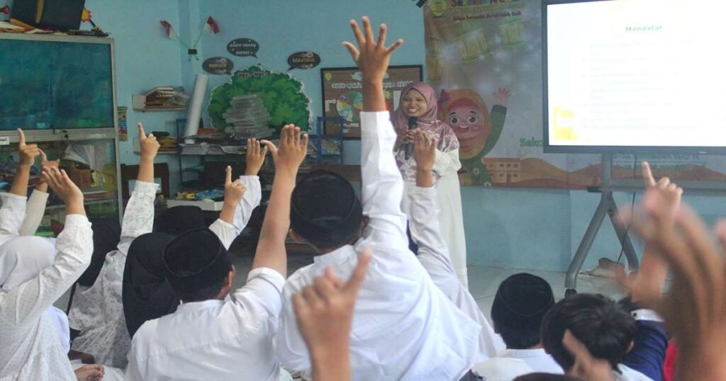 Bersamaan Gladi Bersih TKA, Siswa Kelas VI Sekolah Kreatif Menganti Makin Antusias Ikuti PKDA