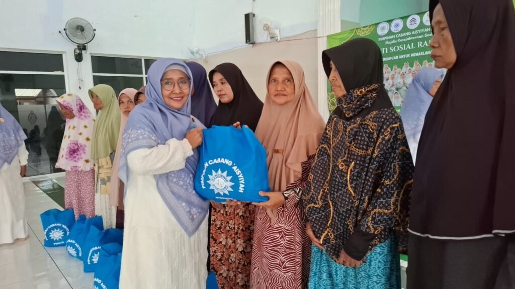 Perempuan Bergerak, Umat Terberdayakan: PCA Pendil Gelar Bakti Sosial Ramadan