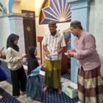 Ramadan Berbagi Masjid At-Taqwa Giri Gresik di Penghujung Bulan yang Selalu Dinanti